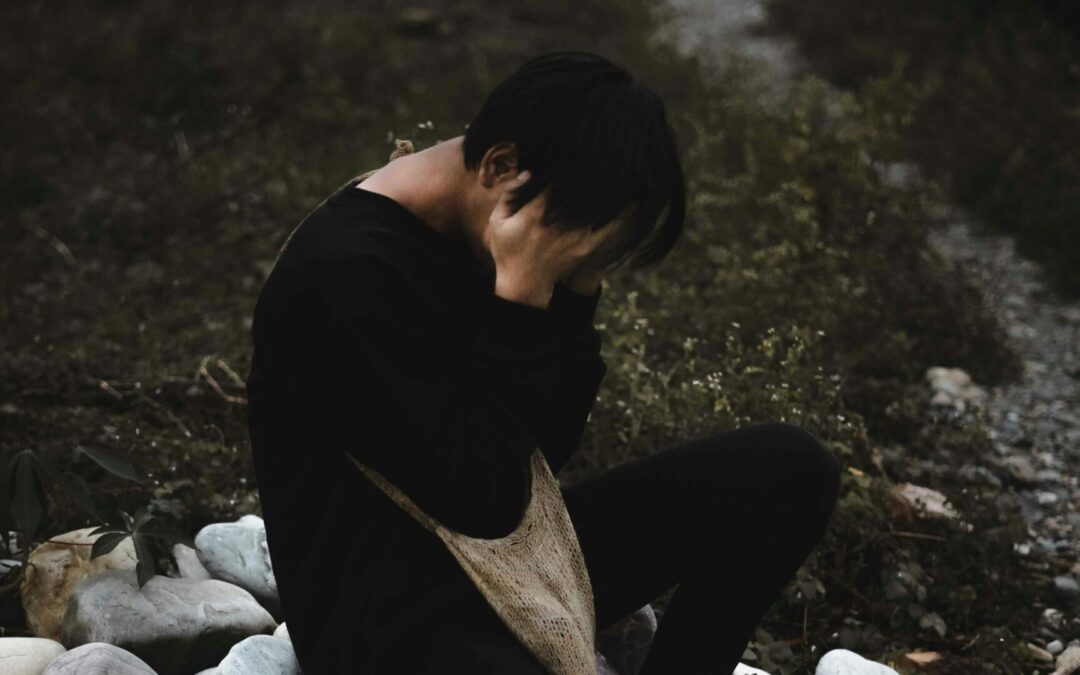 Κατανόηση των Σωματικών Αντιδράσεων στο Τραύμα: Γιατί το Σώμα Αντιδρά σαν να Υπάρχει Κίνδυνος